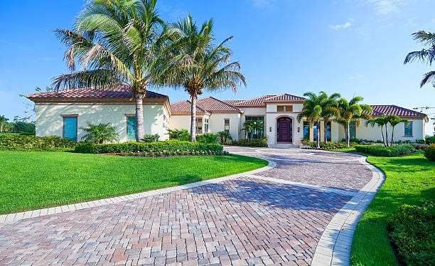 Best Professional Driveway Pavers  in Luna Pier, MI